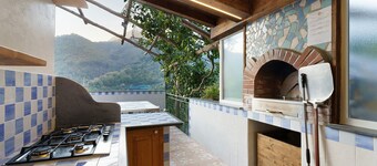 Vincanto Maiori Amalfi Coast Vacation Home with Mountain View, Wi-Fi & Air Conditioning