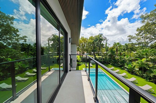 Gorgeous 9BR Villa Jasper