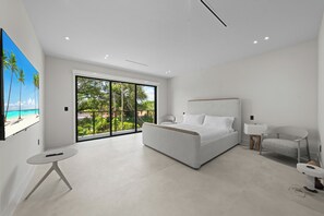 9 chambres, coffres-forts dans les chambres, fer et planche Ă repasser