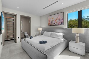 9 dormitorios, caja fuerte, tabla de planchar con plancha y wifi gratis