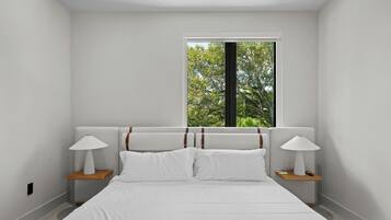 9 bedrooms, in-room safe, iron/ironing board, free WiFi