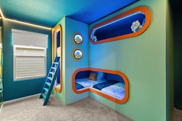 7 bedrooms, iron/ironing board, WiFi, bed sheets