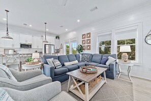 Smart TV, books - Beach & Lagoon! Heated Pool, Hot Tub, Lagoon Views, 3 Minute Walk To Beach, 4BR (Gulf Shores)