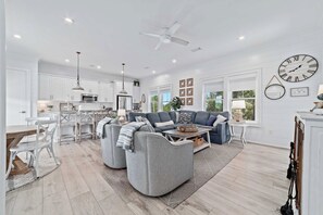 Smart TV, books - Beach & Lagoon! Heated Pool, Hot Tub, Lagoon Views, 3 Minute Walk To Beach, 4BR (Gulf Shores)