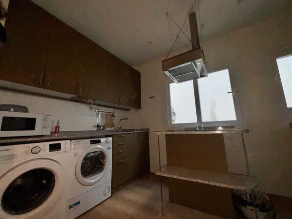 Full-size fridge, microwave