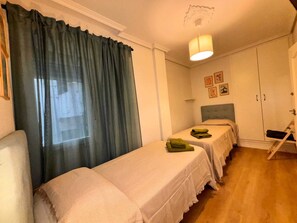 Twin Room | Desk, free WiFi