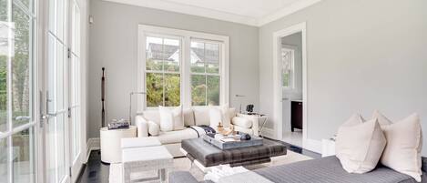 Televisor intel·ligent, llar de foc i estèreo