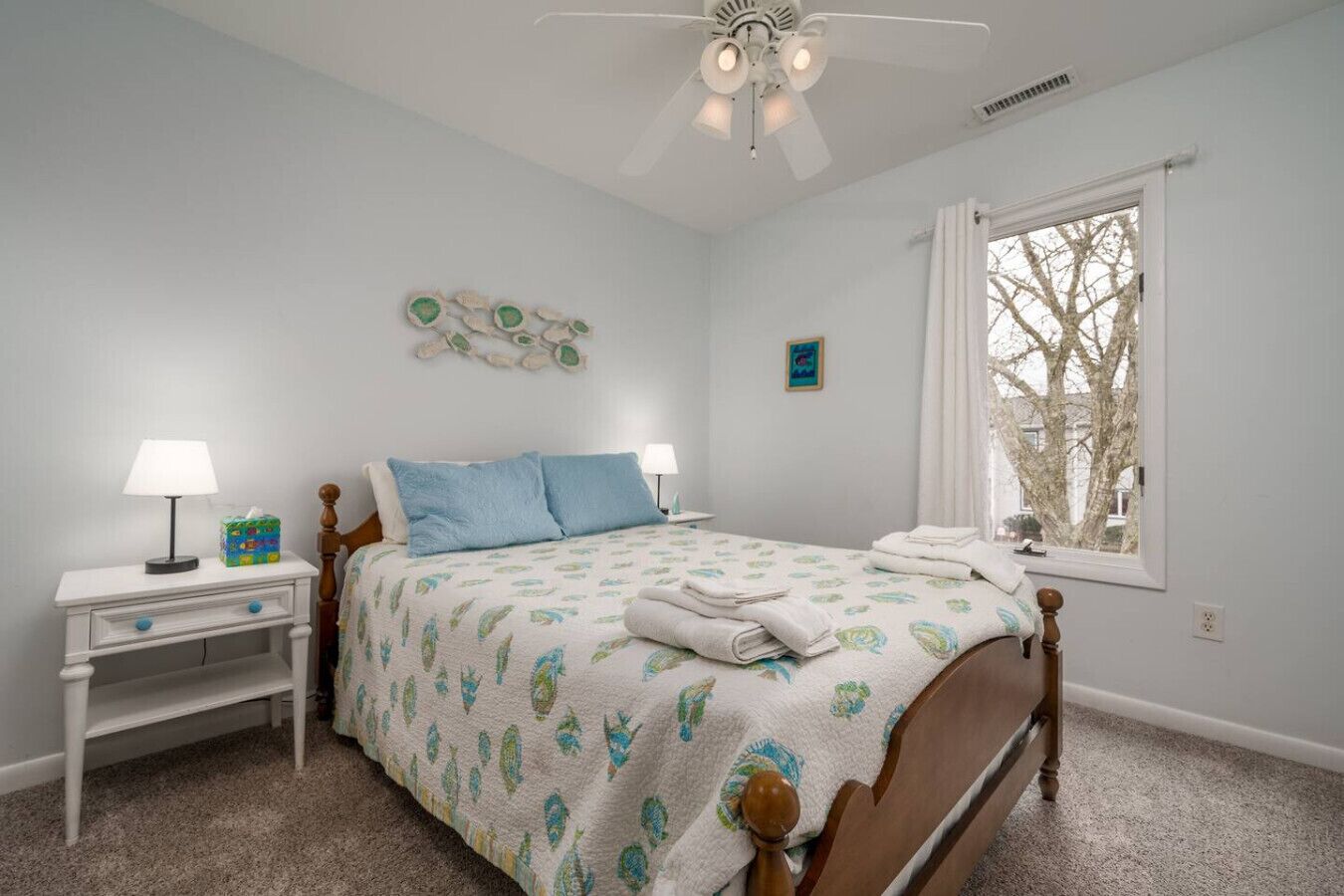 3 bedrooms, desk, iron/ironing board, travel crib