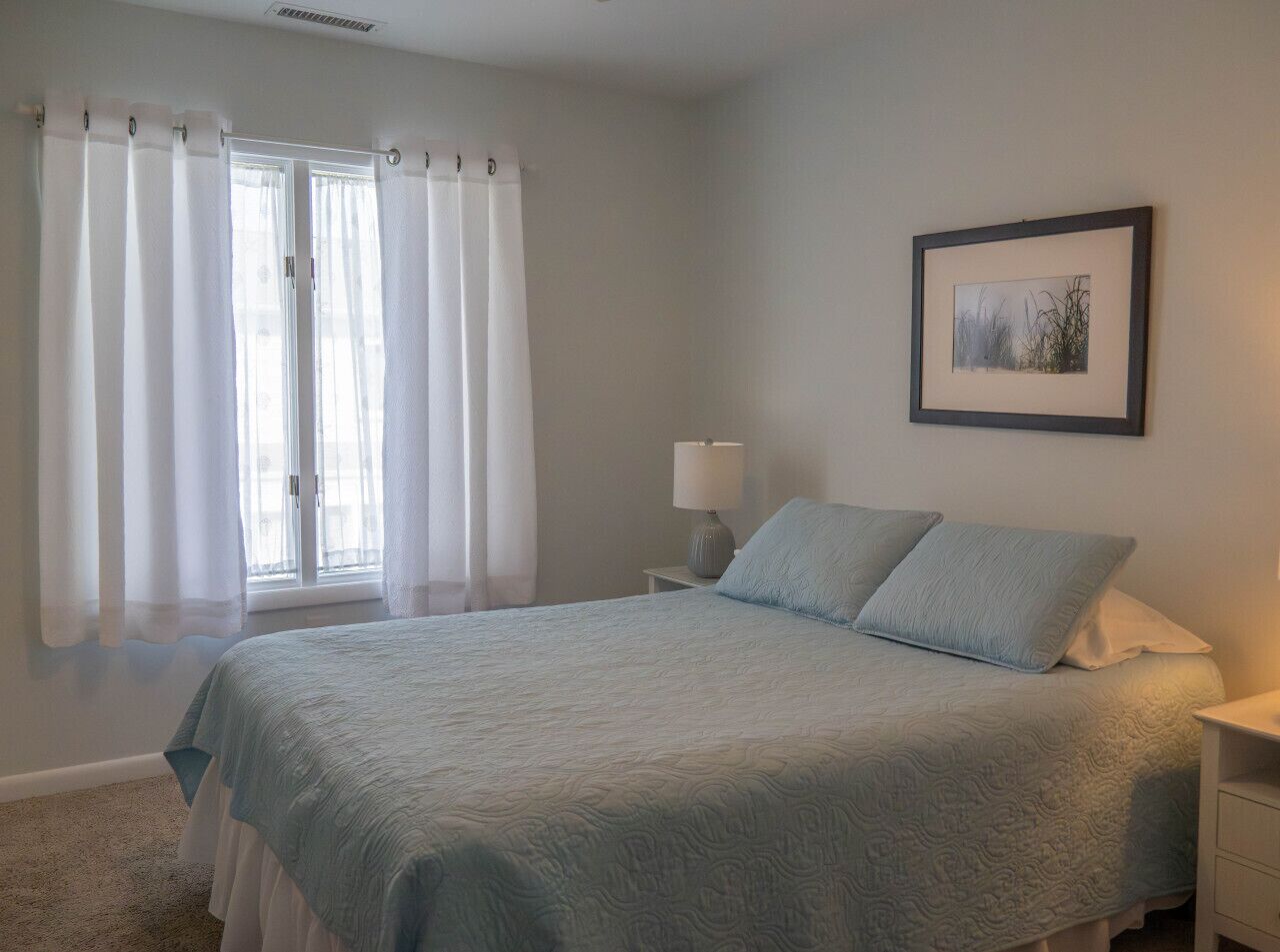 3 bedrooms, desk, iron/ironing board, travel crib