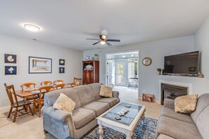 TV, fireplace - A Bethany Beach Gem 1.5 miles to Ocean Pickle Ball (Frankford)