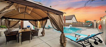 Pool, King Bed, 2 Living Room, Gate Yard in Rancho