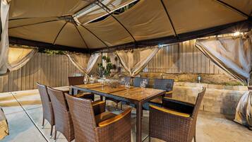 Outdoor dining