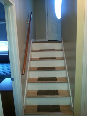 Interior - 1 Mile walk to the Beach! Summer Fun! (Narragansett)