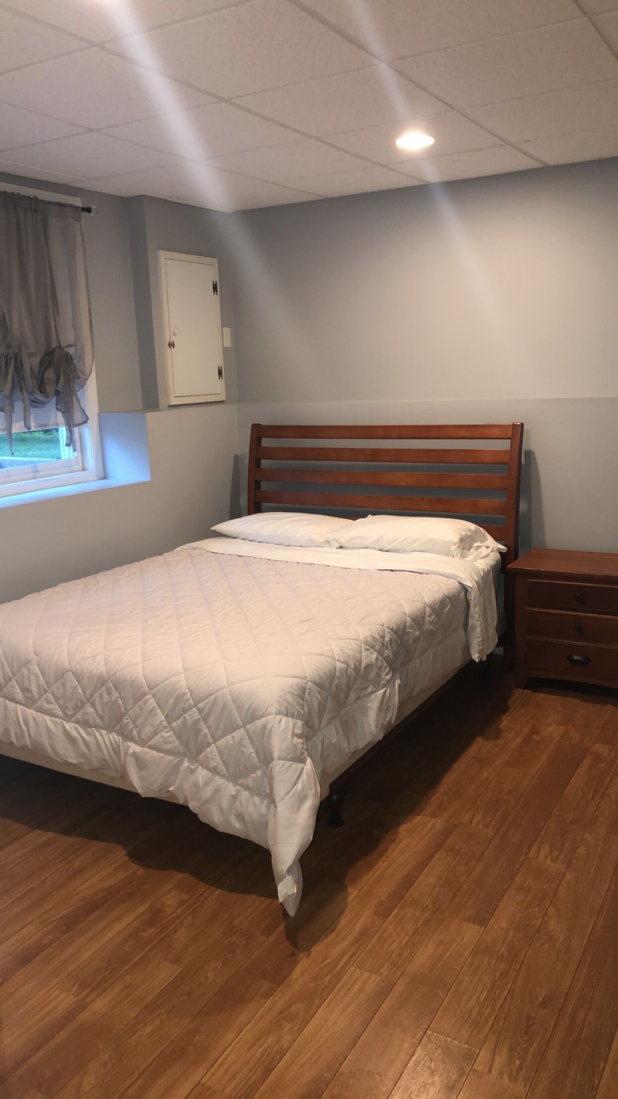 4 habitaciones, tabla de planchar con plancha, wifi y ropa de cama 