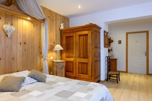 1 bedroom, WiFi, bed sheets - Guest Room 'À L'ancienne Boulangerie - Bussard' (Elsenheim)