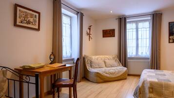 1 bedroom, WiFi, bed sheets