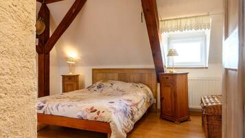 1 bedroom, WiFi, bed sheets