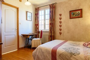 1 bedroom, WiFi, bed sheets