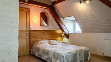 1 bedroom, WiFi, bed sheets