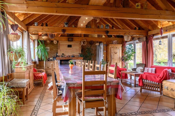 Dining - Guest Room at "À L'ancienne Boulangerie - Millet" (Elsenheim)