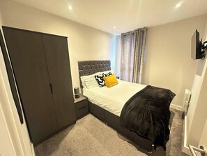 2 kamar tidur, Wi-Fi gratis, dan seprai linen