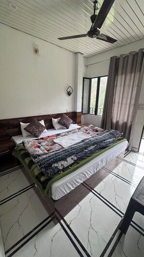 Deluxe Double Room, Balcony, Mountain View