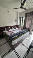 Deluxe Double Room, Balcony, Mountain View