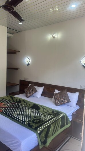 デラックス ダブルルーム バルコニー マウンテンビュー