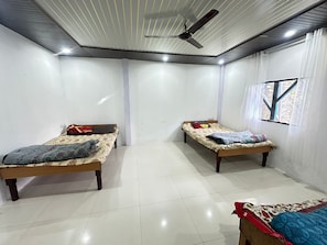 Familien-Dreibettzimmer, Balkon, Bergblick