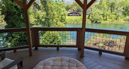 Luxury North Umpqua riverside yurt in Glide, Oregon