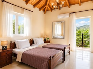 4 bedrooms, iron/ironing board, WiFi, bed sheets