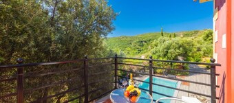 Villa Aliona - Four Bedroom Villa, Sleeps 8