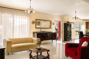 TV - Villa Aliona - Four Bedroom Villa, Sleeps 8 (Ionian Islands)