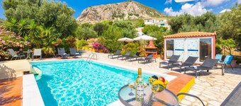 Villa Aliona - Quatre Chambres Villa, Couchages 8