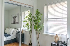 2 chambres, fer et planche à repasser, accès Internet, draps fournis