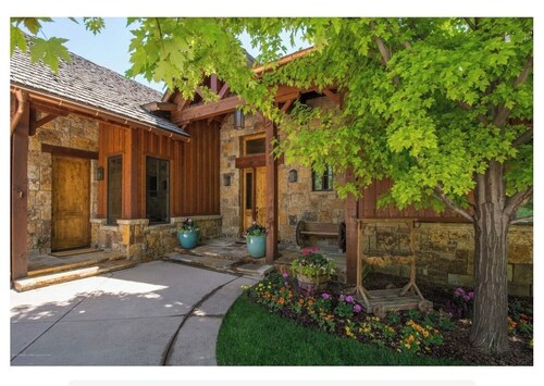 Luxury House in Gated Community