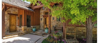 Luxury House in Gated Community