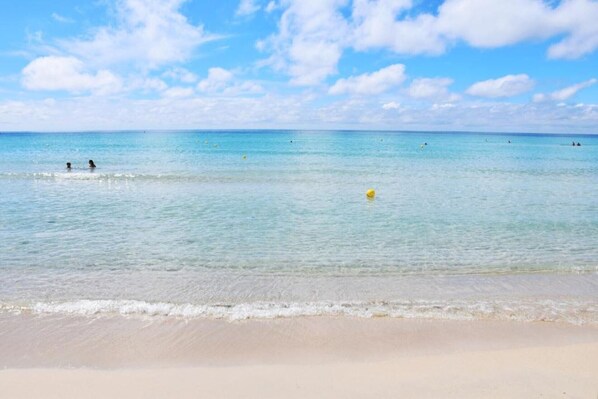 Una playa cerca