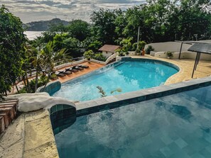 Utomhuspool