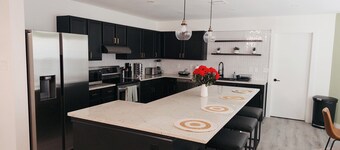 BRAND NEW HEATED POOL, A+ LOCATION, BBQ, PICKLEBALL, GAME AT THIS SATX OASIS!