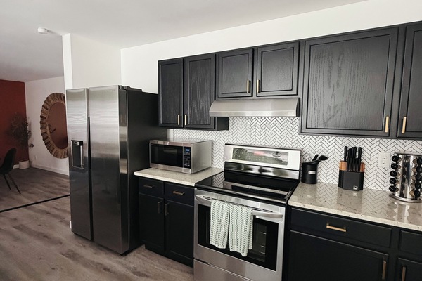 Frigorífic, microones, forn i placa de cuina