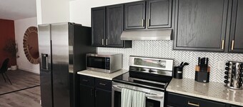 Pool! Pickleball! Fire Pit! Games! at lovely SATX Oasis