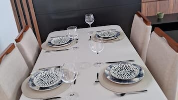 Basic Apartment | Dining
