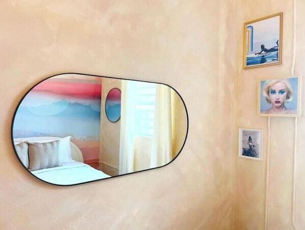 4 bedrooms, internet, bed sheets