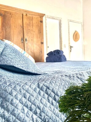 4 chambres, fer et planche à repasser, Wi-Fi, draps fournis