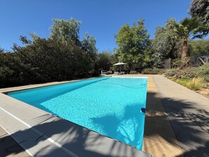 Piscina externa, piscina aquecida
