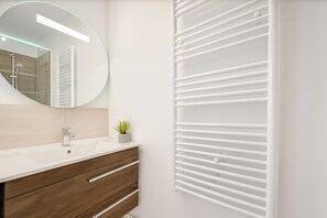 Departamento | Baño | Amenidades de baño gratuitas, secadora de cabello, toallas, jabón