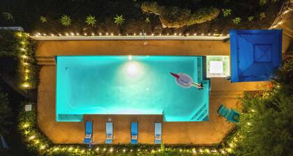Pool, Big Yard, View, King Bed, Parking, 4BR - 2.5Bth