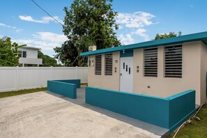 Villa | 4 bedrooms - Private Pool Pet-friendly Steps to the Beach (Naguabo)