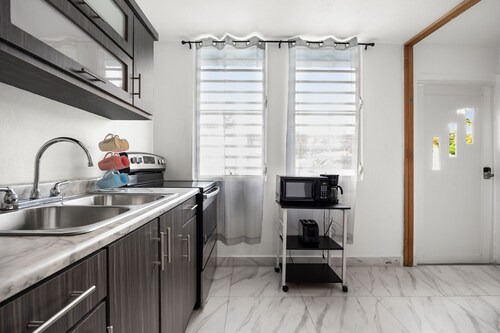 Private Pool Pet-friendly Steps to the Beach